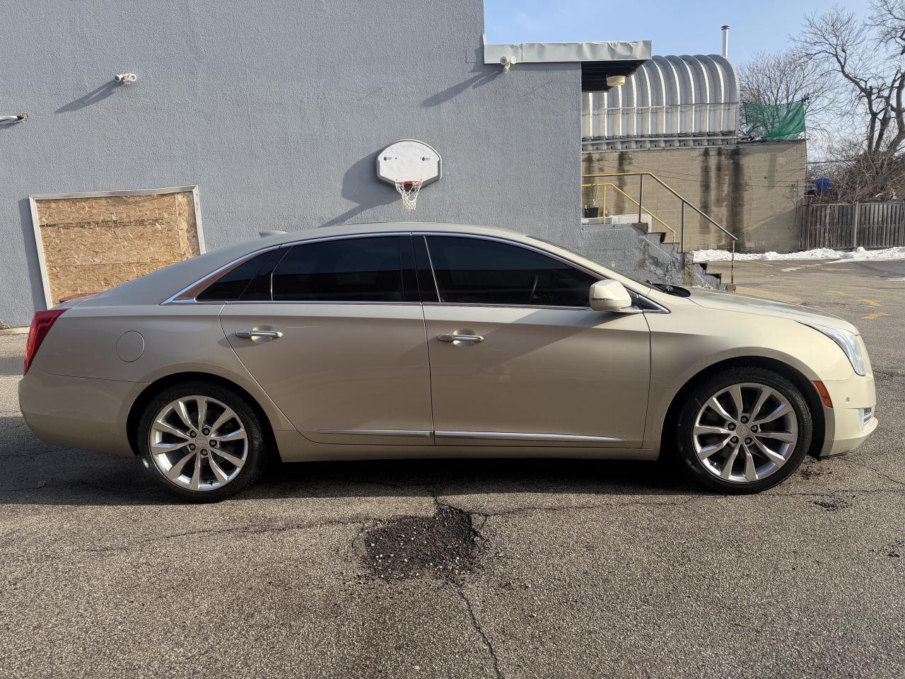 2016 Cadillac XTS ONE OWNER !!  117886 KMS  !! CAR FAX CLN ! LOADED Photo