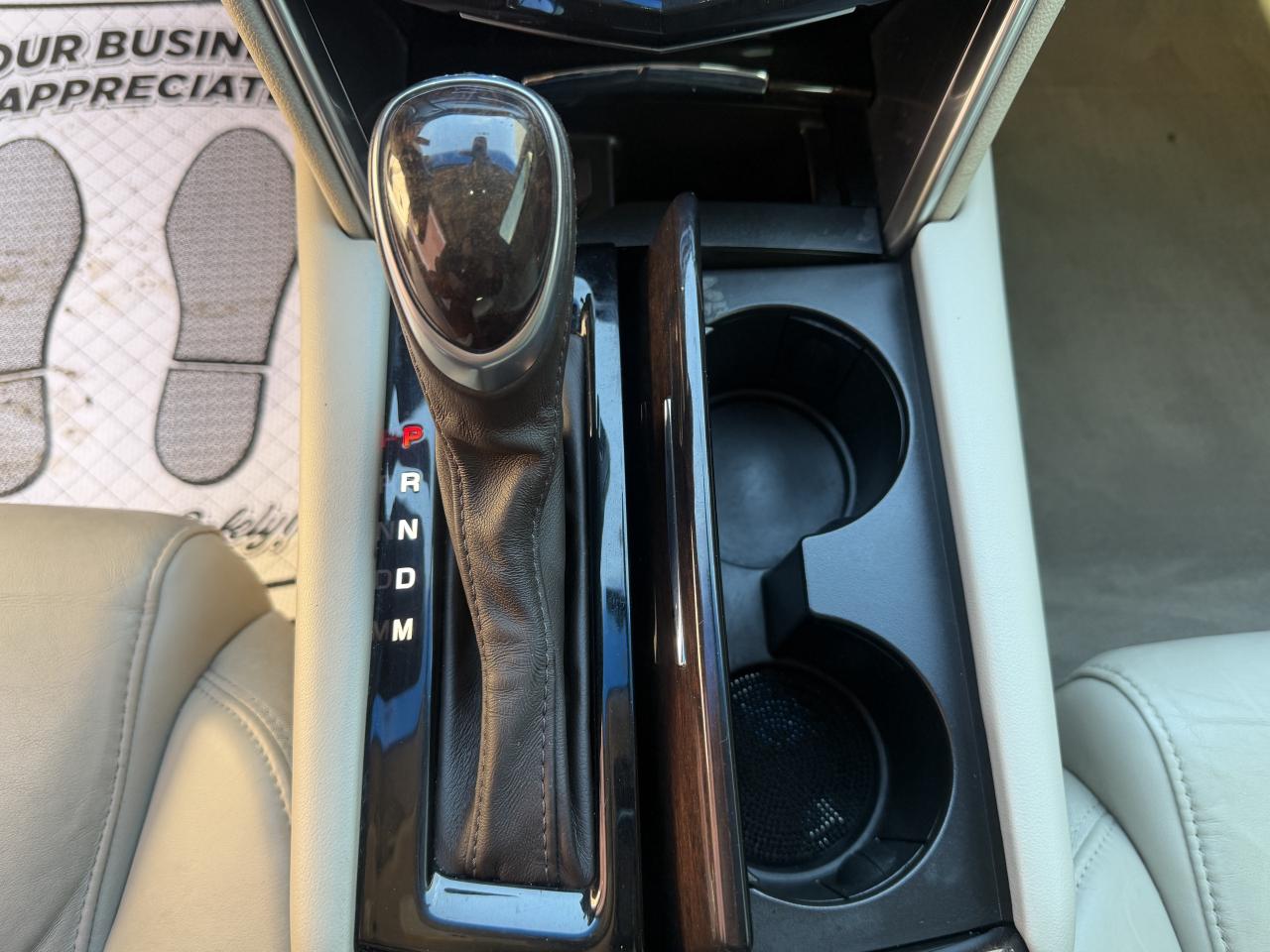 2016 Cadillac XTS ONE OWNER !!  117886 KMS  !! CAR FAX CLN ! LOADED Photo