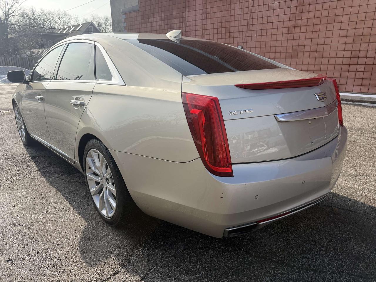 2016 Cadillac XTS ONE OWNER !!  117886 KMS  !! CAR FAX CLN ! LOADED Photo