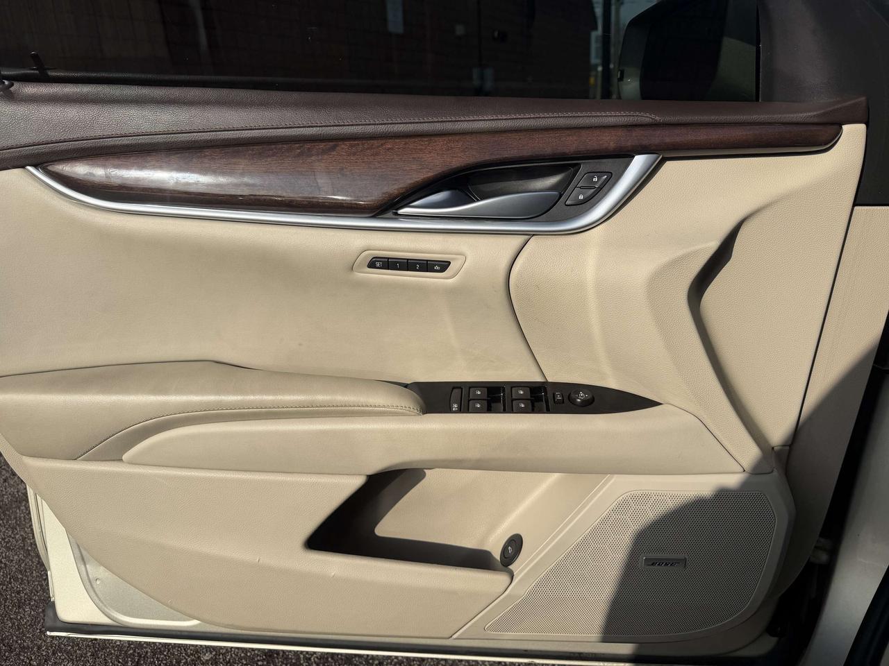 2016 Cadillac XTS ONE OWNER !!  117886 KMS  !! CAR FAX CLN ! LOADED Photo