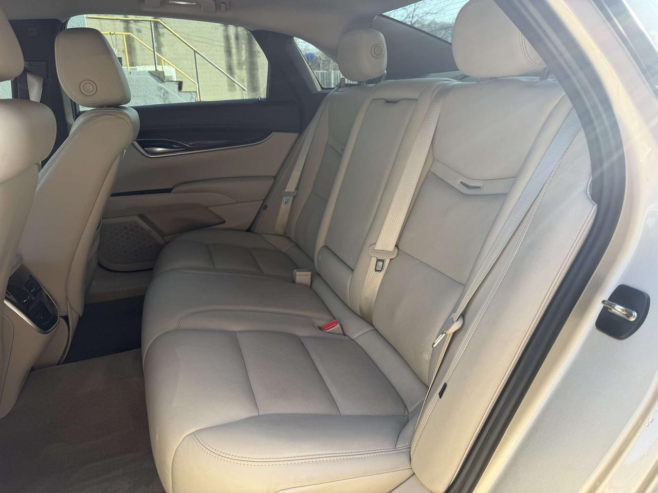 2016 Cadillac XTS ONE OWNER !!  117886 KMS  !! CAR FAX CLN ! LOADED Photo
