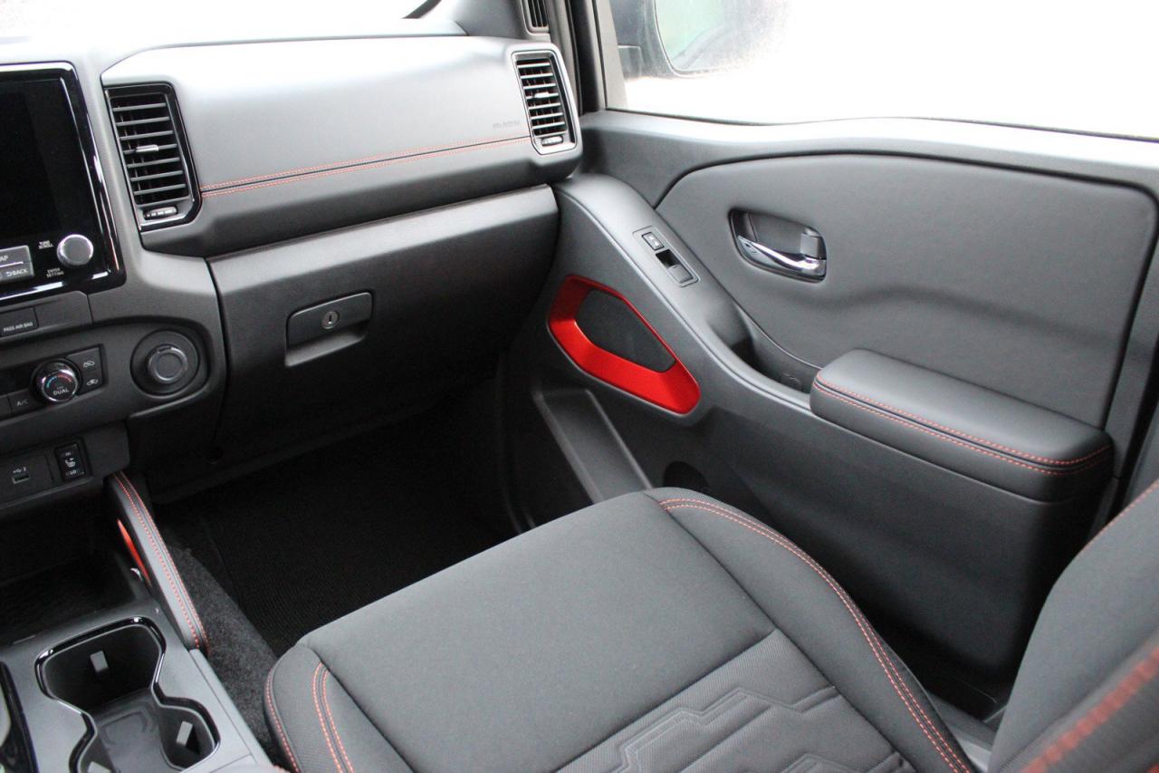 2024 Nissan Frontier PRO-4X / ONLY 6523 KILO WOW  / WIRELESS CARPLAY / Photo