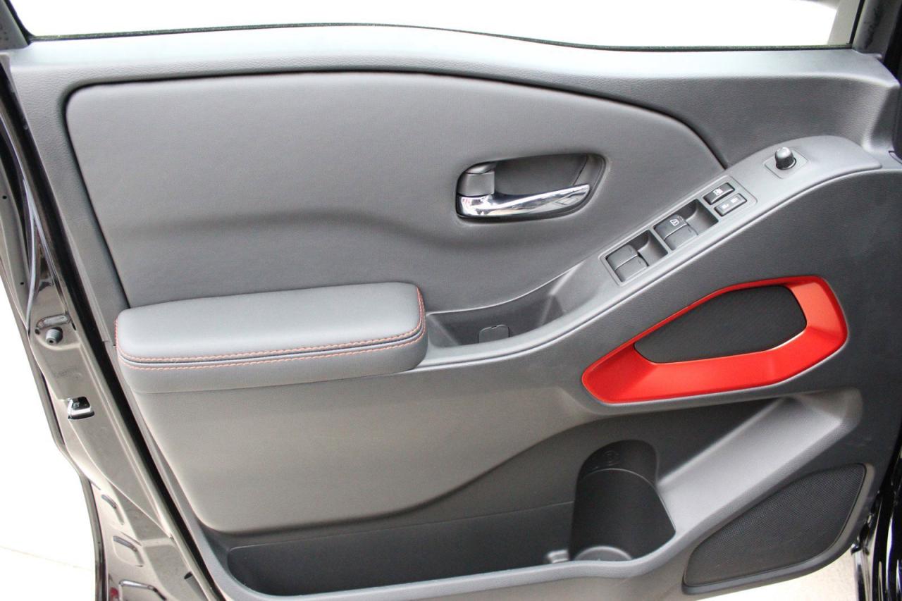 2024 Nissan Frontier PRO-4X / ONLY 6523 KILO WOW  / WIRELESS CARPLAY / Photo