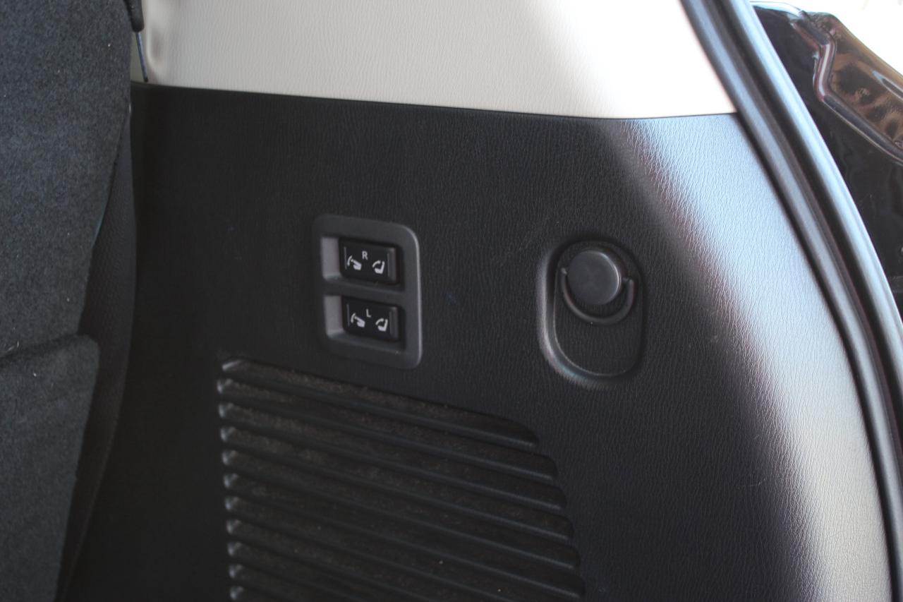 2021 Nissan Armada Platinum / COOLING SEATS / HEAD UP DISP / CAPTAIN Photo