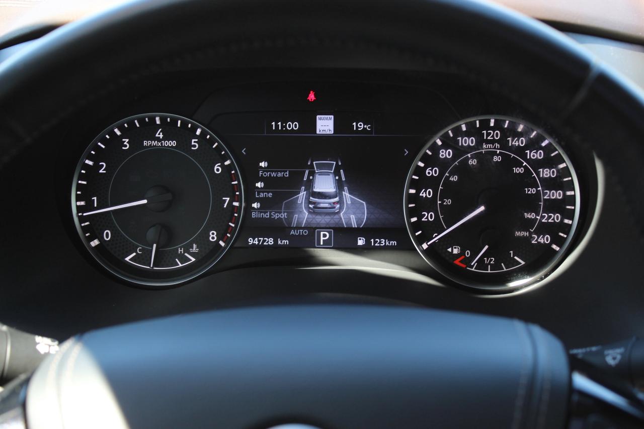 2021 Nissan Armada Platinum / COOLING SEATS / HEAD UP DISP / CAPTAIN Photo