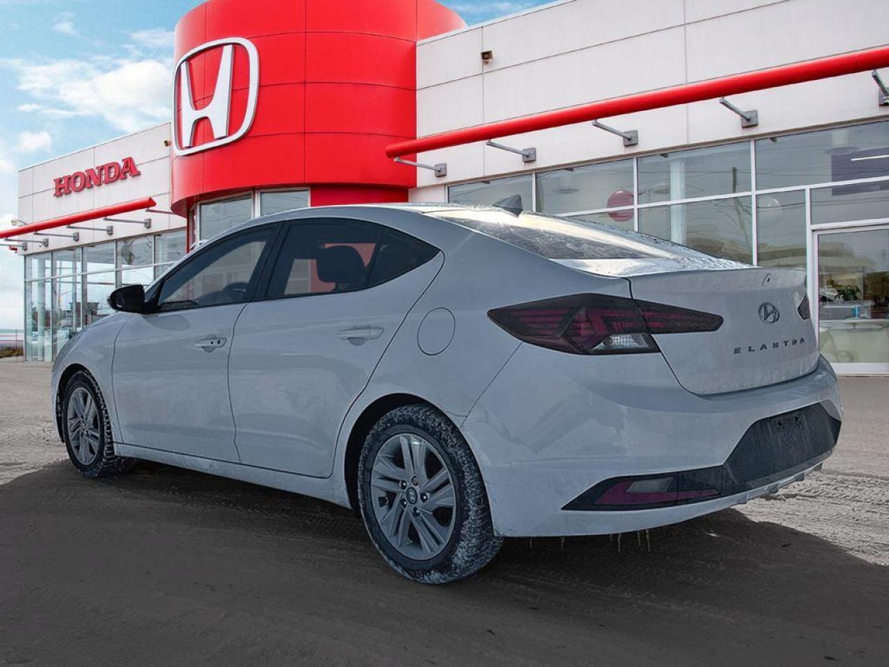 2020 Hyundai Elantra Preferred Photo3