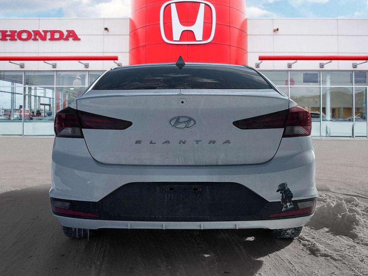 2020 Hyundai Elantra Preferred Photo4