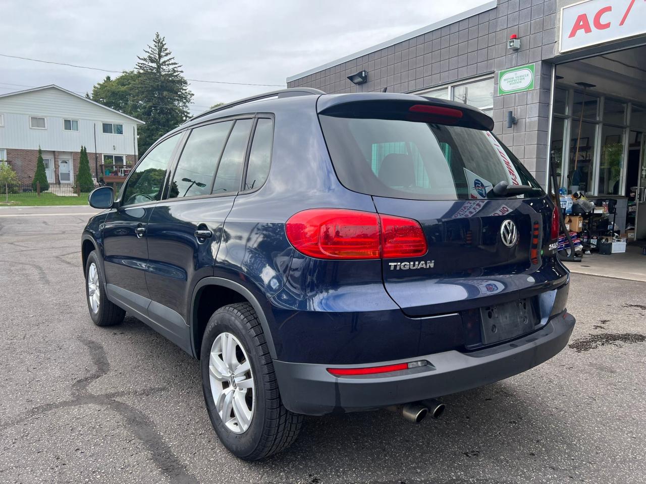 2014 Volkswagen Tiguan 4MOTION 4dr Auto Trendline Photo