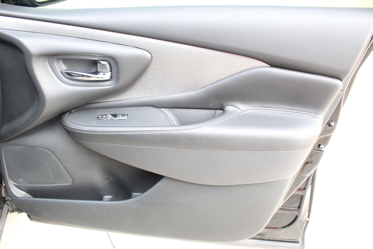 2021 Nissan Murano Midnight Edition, AWD, Leather, Sunroof, Service H Photo