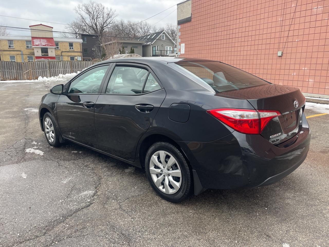 2014 Toyota Corolla LE /  4 DR AUTO /  ONE OWNER / YES ONLY 59005 !!! Photo