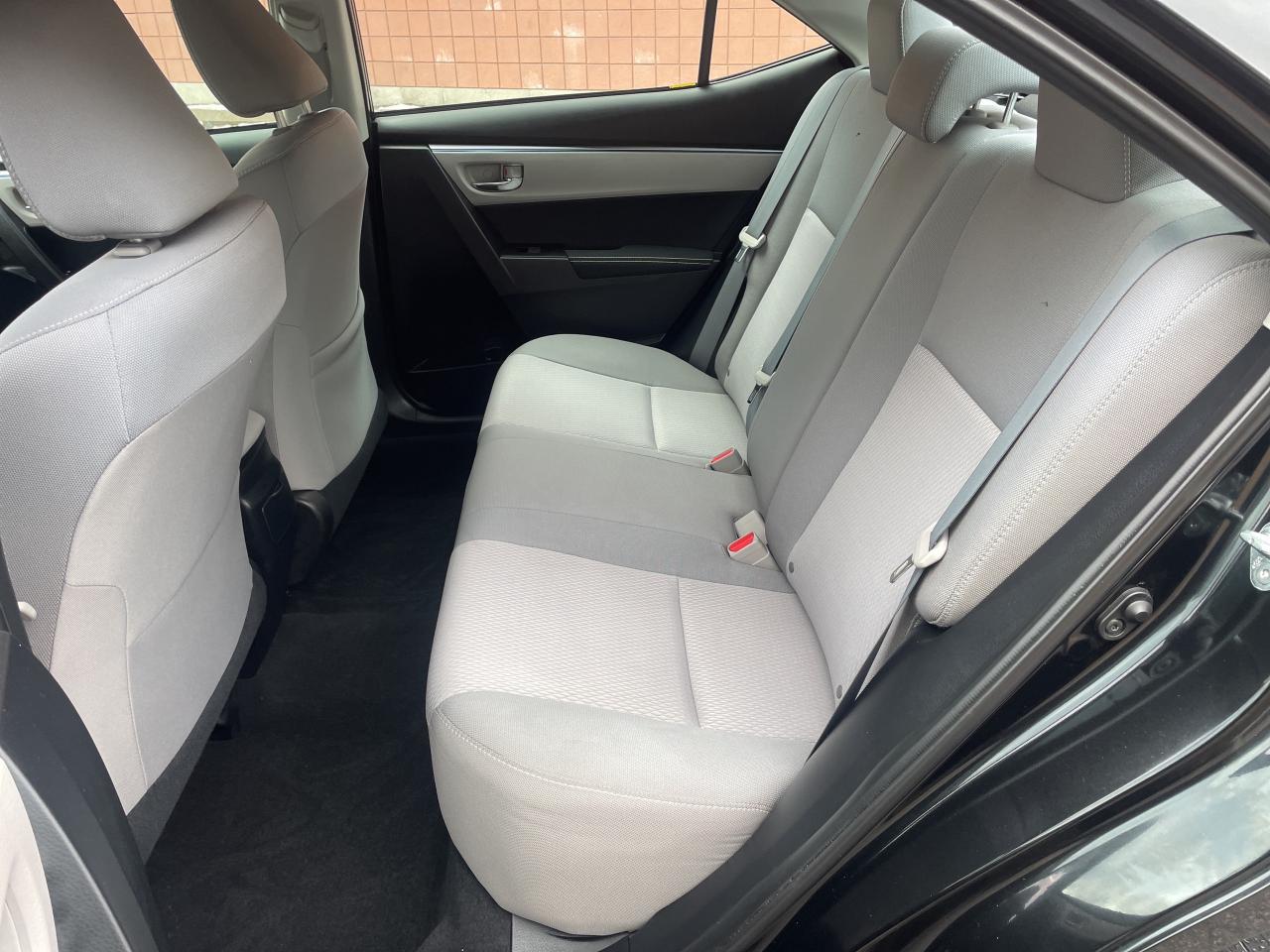 2014 Toyota Corolla LE /  4 DR AUTO /  ONE OWNER / YES ONLY 59005 !!! Photo