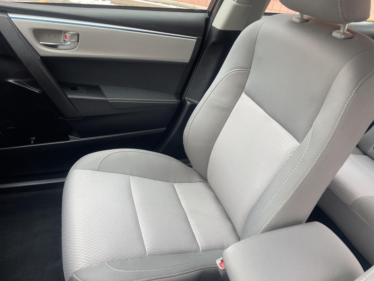 2014 Toyota Corolla LE /  4 DR AUTO /  ONE OWNER / YES ONLY 59005 !!! Photo