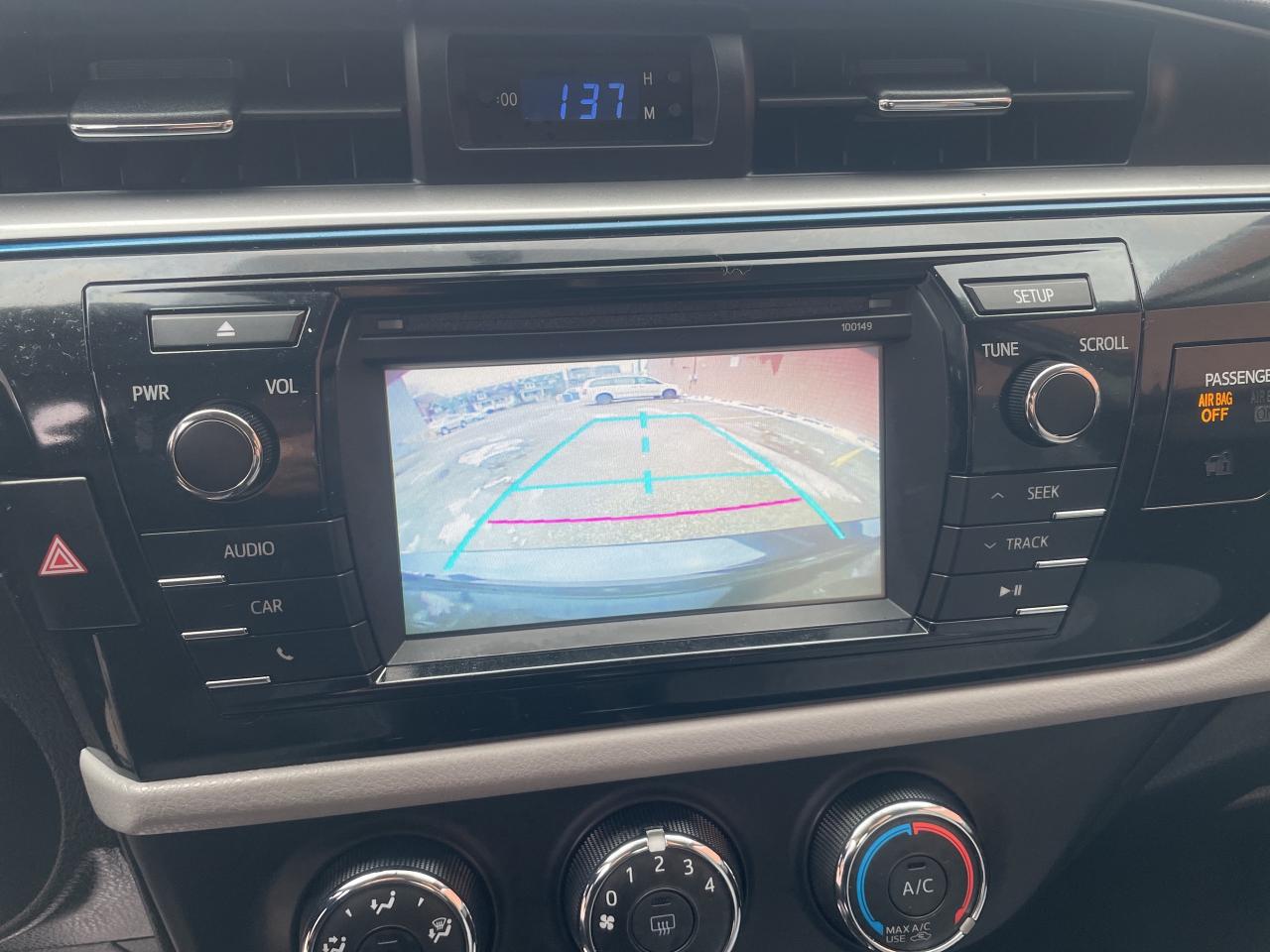 2014 Toyota Corolla LE /  4 DR AUTO /  ONE OWNER / YES ONLY 59005 !!! Photo