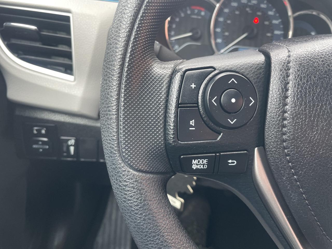 2014 Toyota Corolla LE /  4 DR AUTO /  ONE OWNER / YES ONLY 59005 !!! Photo