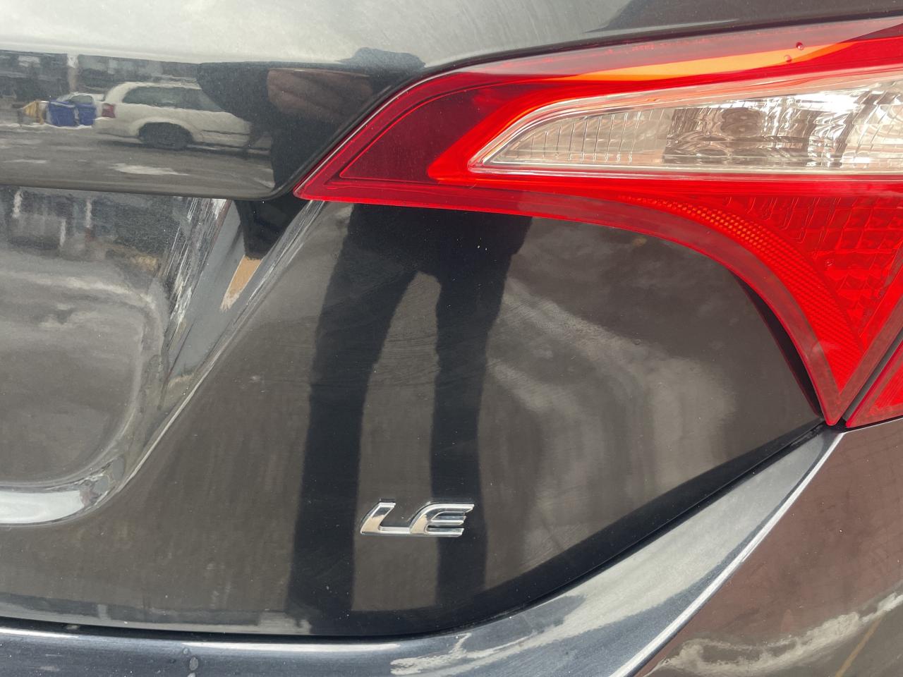 2014 Toyota Corolla LE /  4 DR AUTO /  ONE OWNER / YES ONLY 59005 !!! Photo