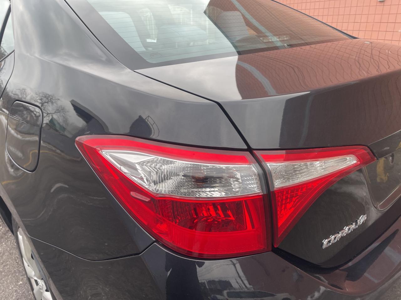 2014 Toyota Corolla LE /  4 DR AUTO /  ONE OWNER / YES ONLY 59005 !!! Photo