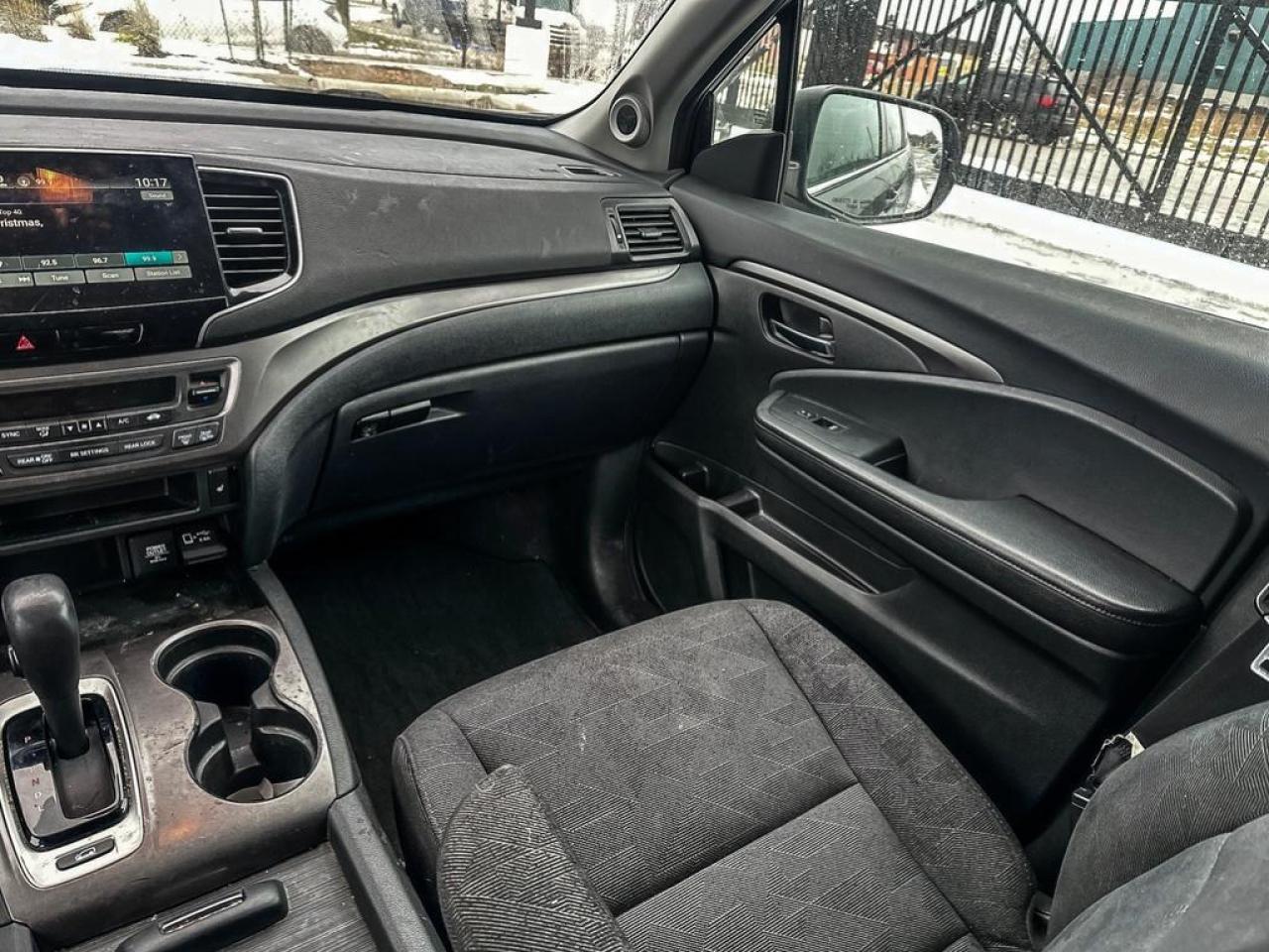 2020 Honda Pilot LX Photo