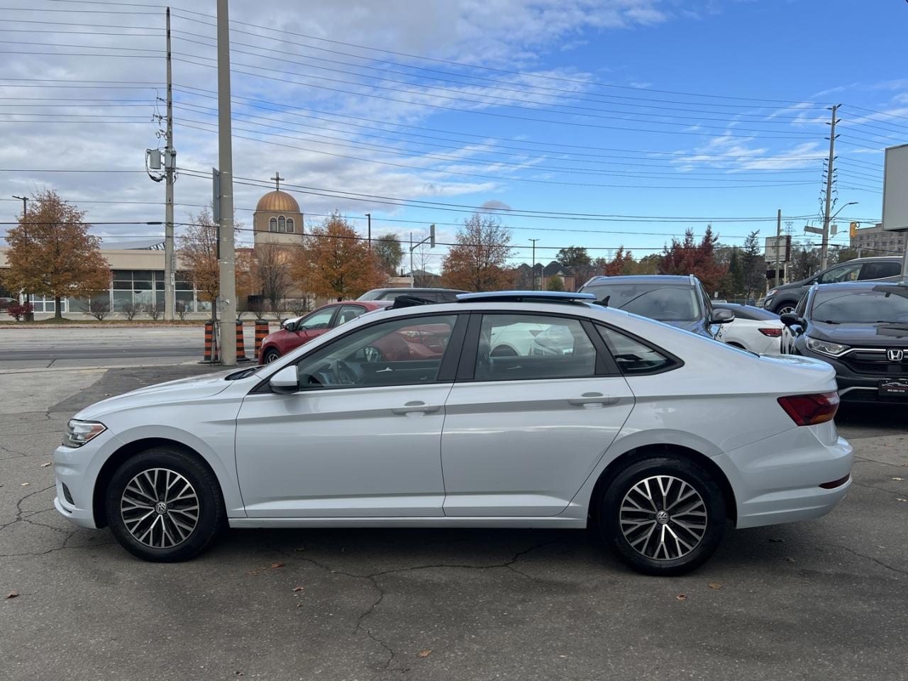 2019 Volkswagen Jetta Highline Pearl White  Leather   Sunroof   Htd Seat Photo
