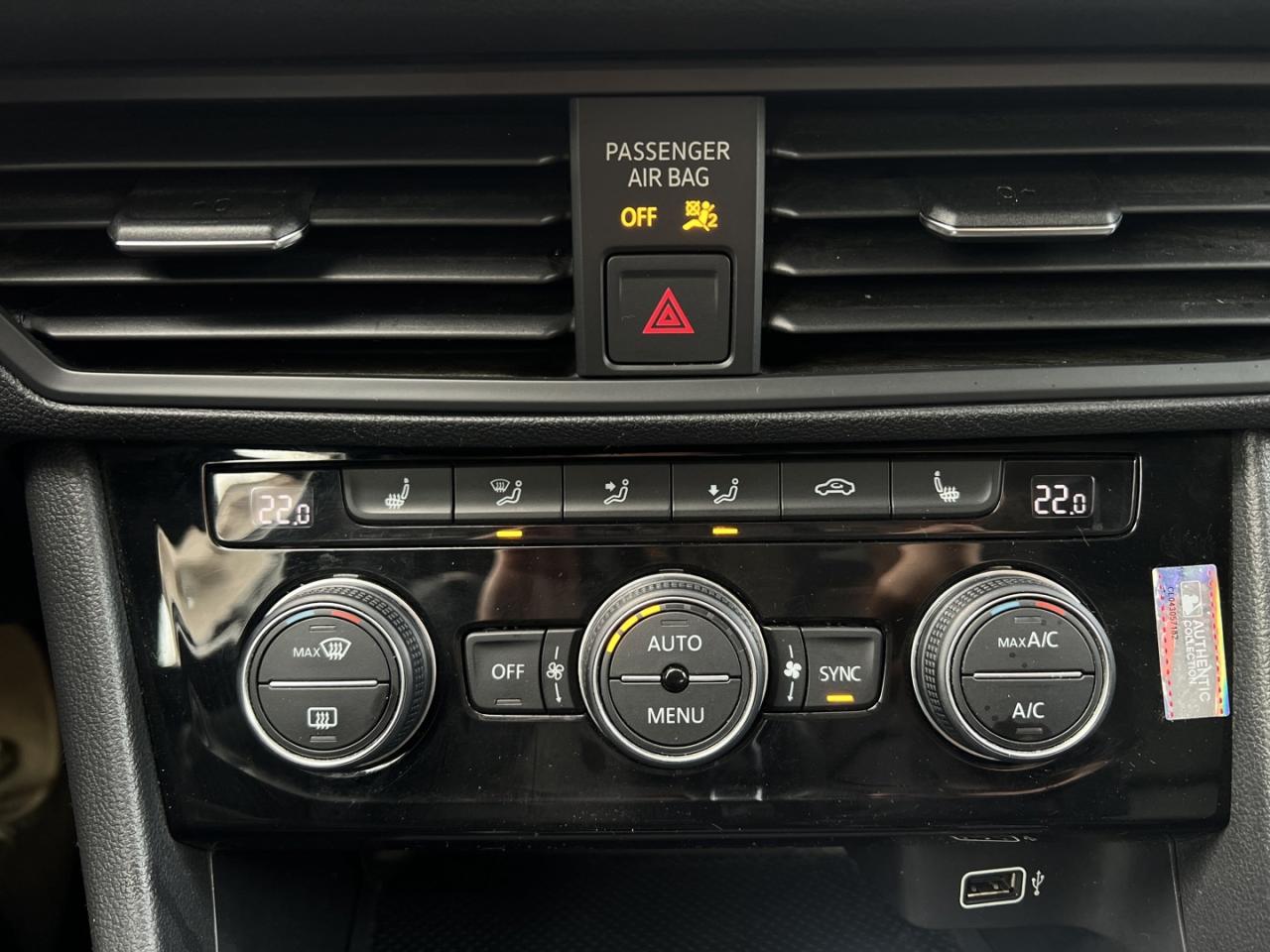 2019 Volkswagen Jetta Highline Pearl White  Leather   Sunroof   Htd Seat Photo