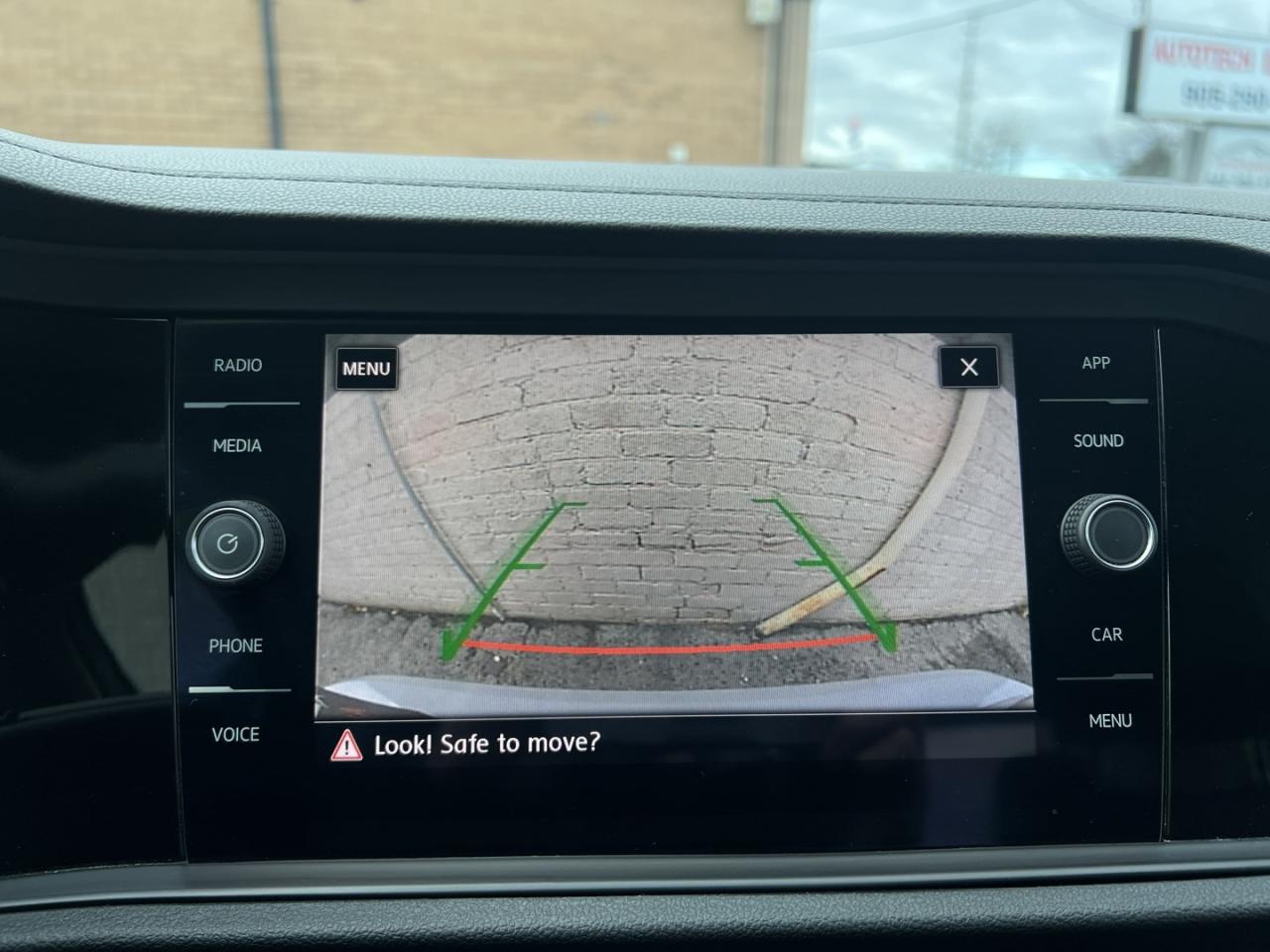 2019 Volkswagen Jetta Highline Pearl White  Leather   Sunroof   Htd Seat Photo