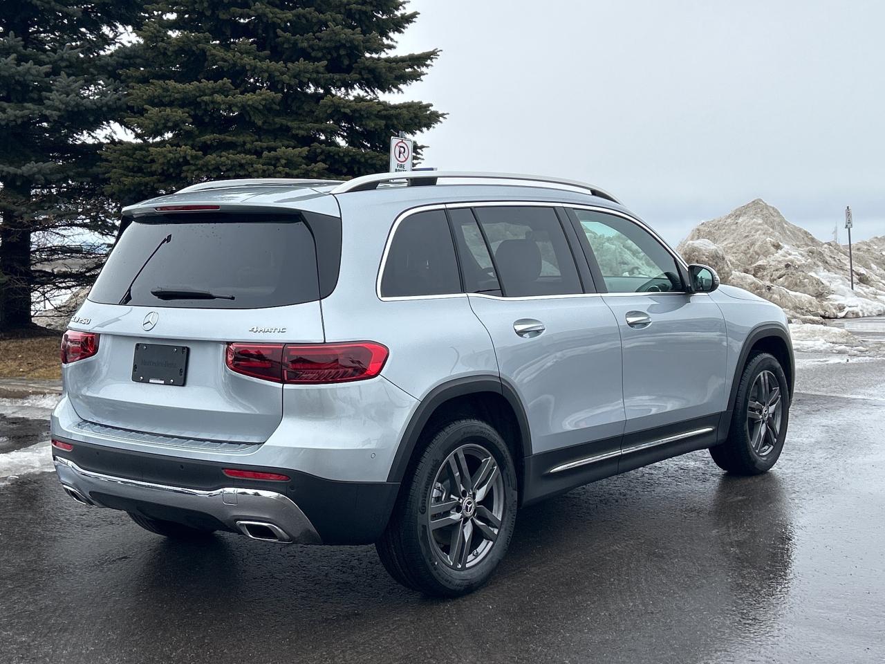 2025 Mercedes-Benz GLB 250 4MATIC Photo