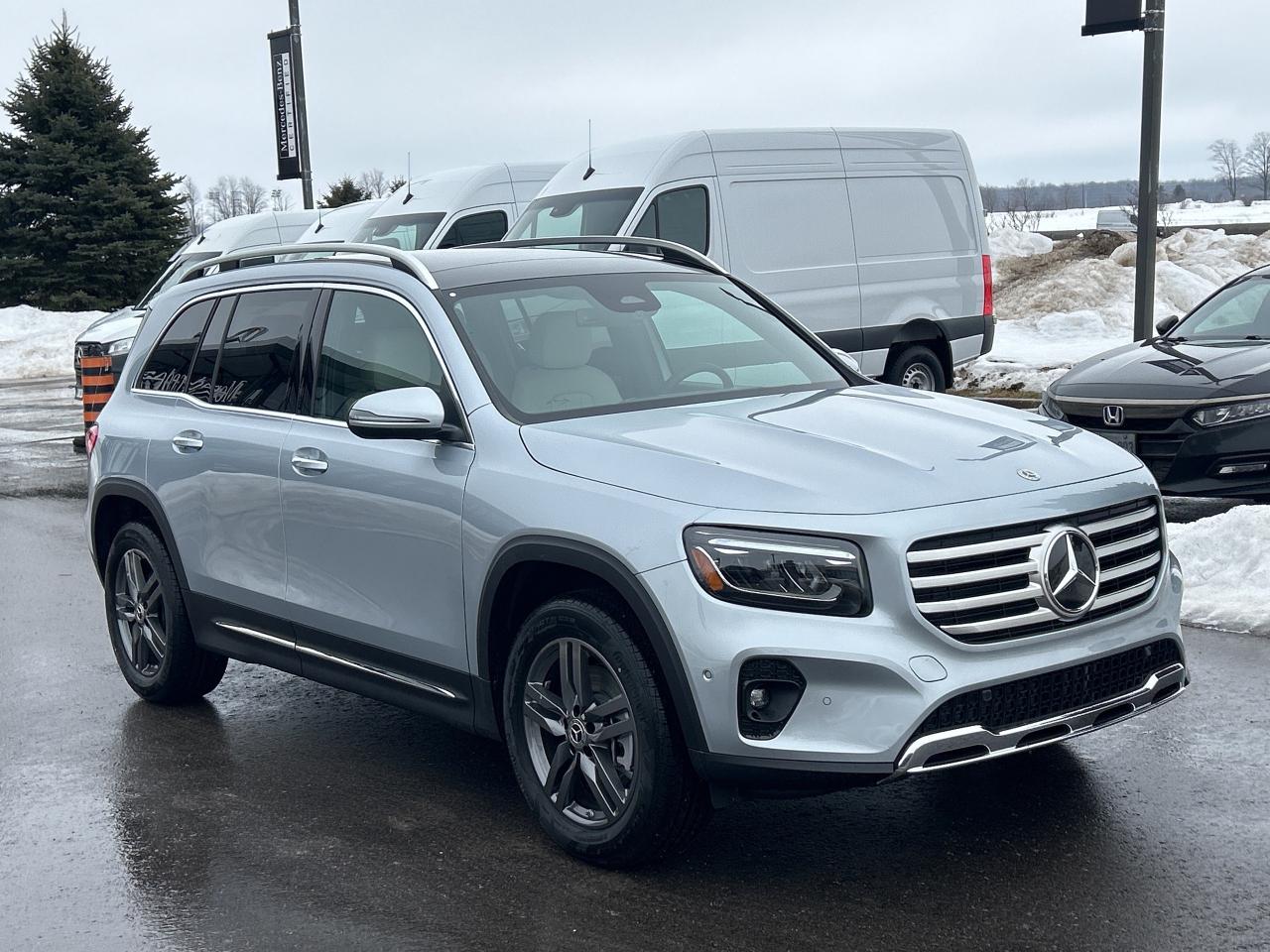 2025 Mercedes-Benz GLB 250 4MATIC Photo