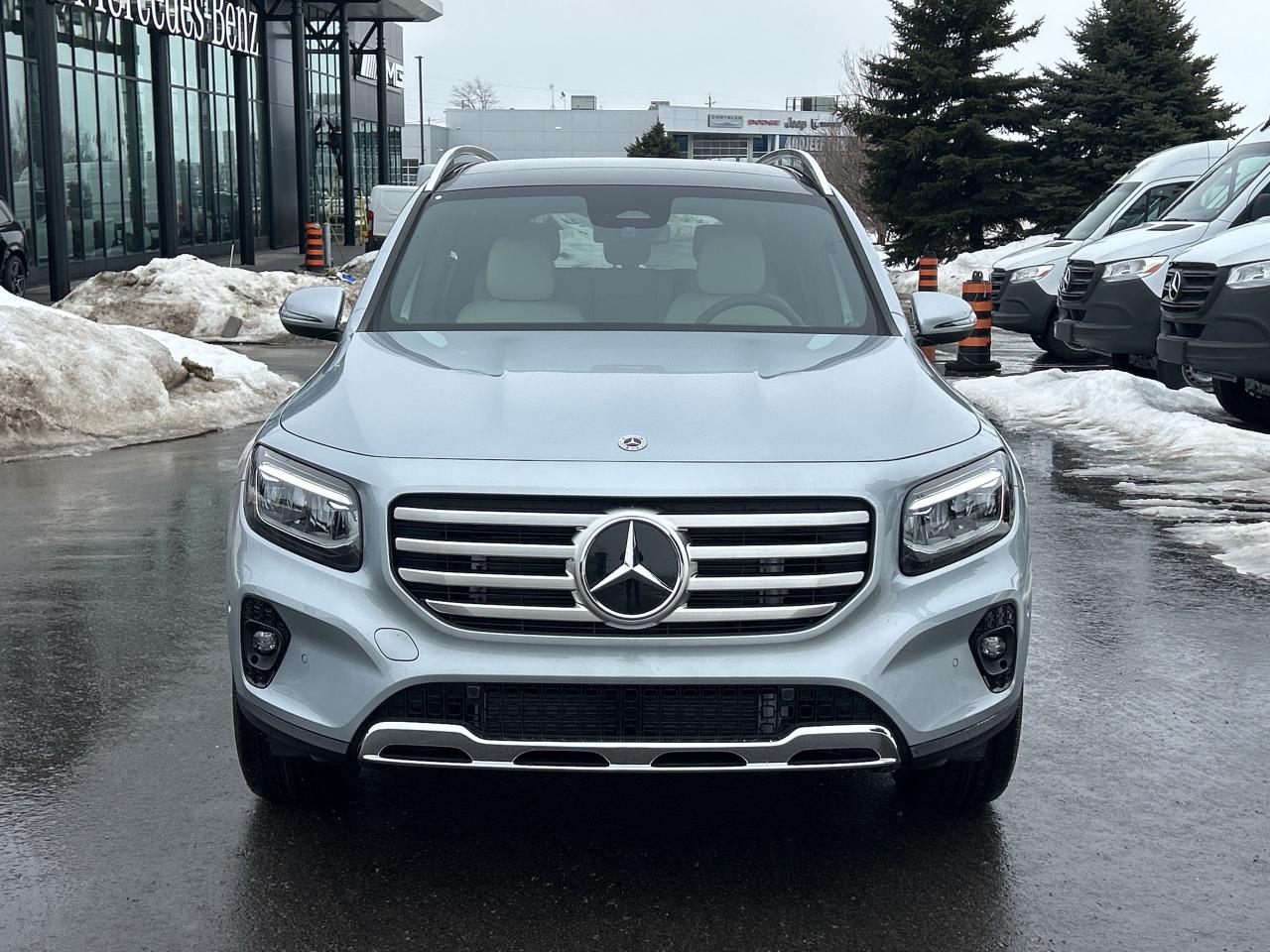 2025 Mercedes-Benz GLB 250 4MATIC Photo