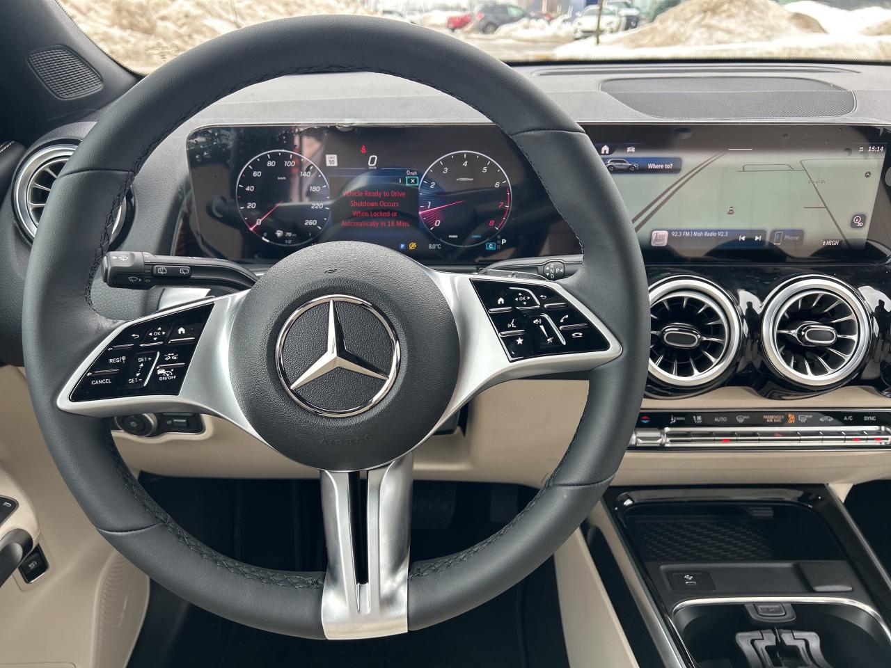 2025 Mercedes-Benz GLB 250 4MATIC Photo