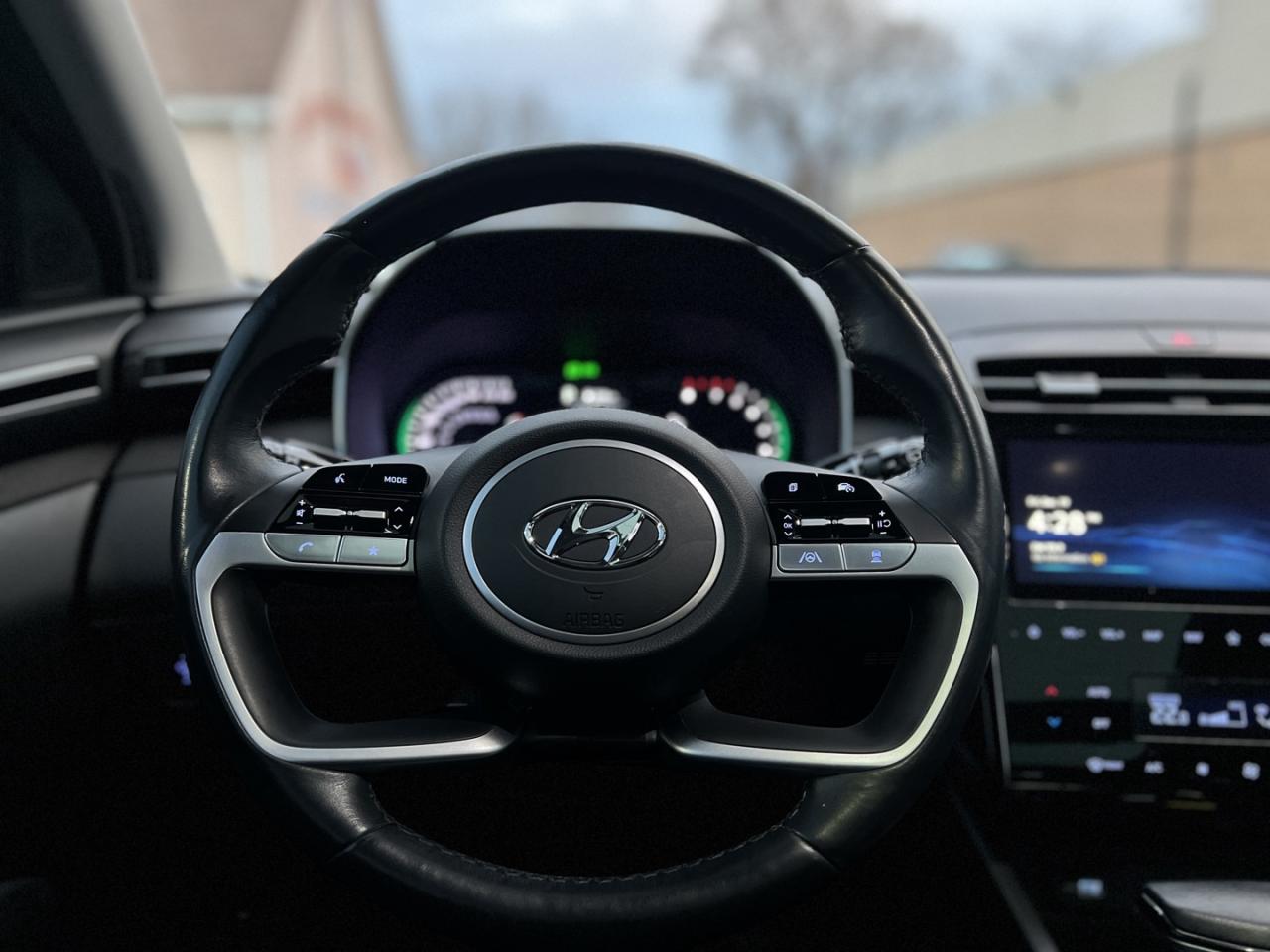 2023 Hyundai Tucson Preferred w/ Trend Pkg   Sunroof   Leather   Navi Photo