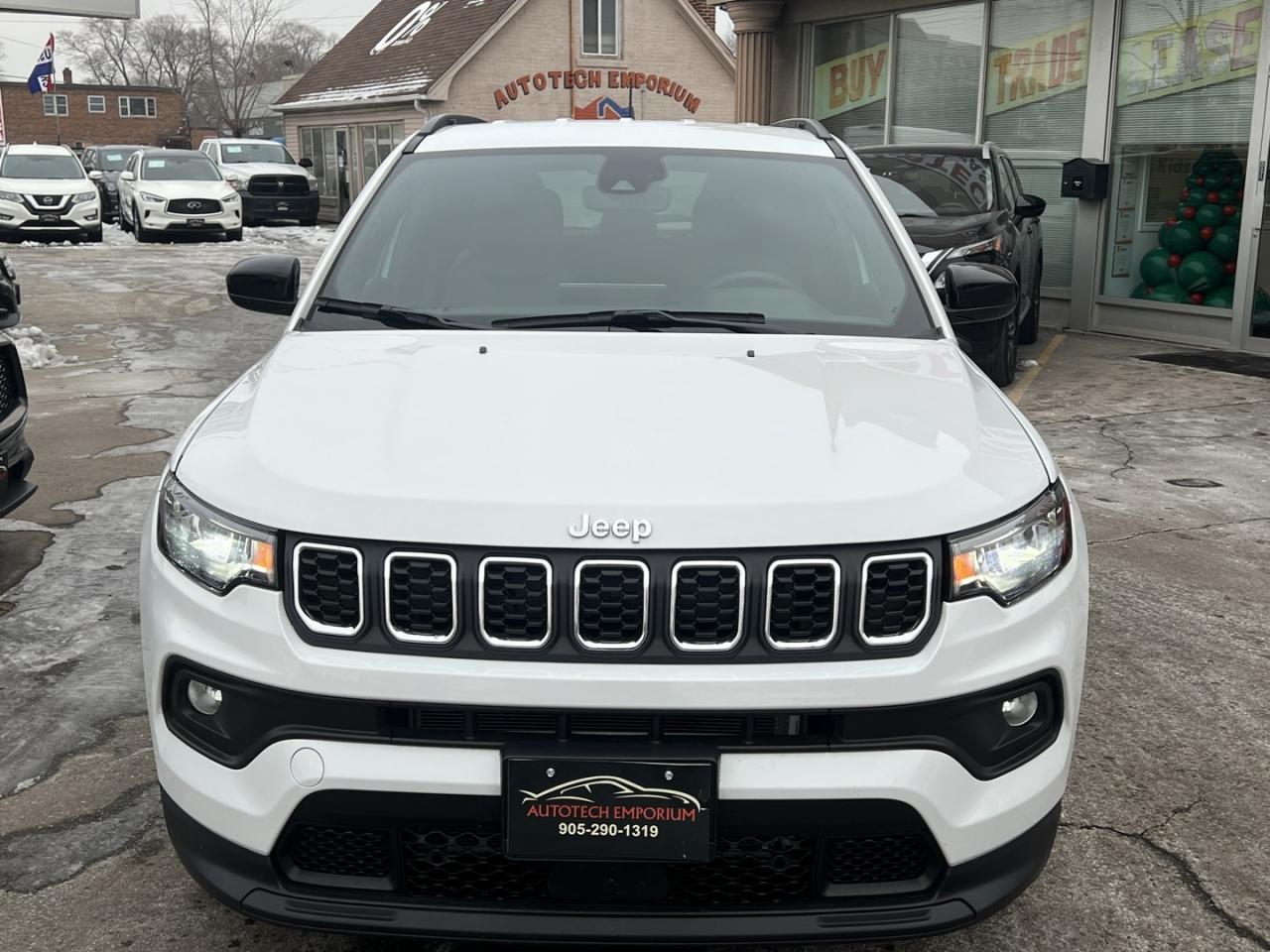 2024 Jeep Compass North 4X4 Pearl White   Htd Seats   Remote Start Photo4