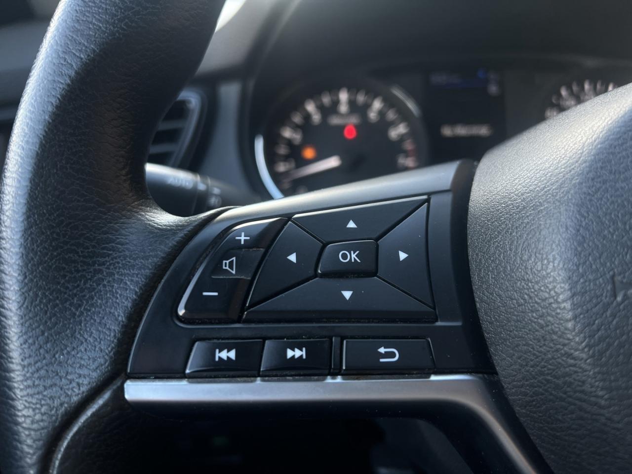 2020 Nissan Rogue SV AWD   Sunroof   Push Start   Blind Spot Photo