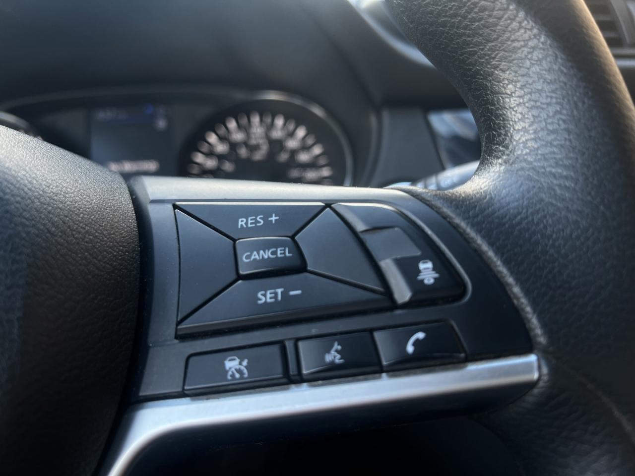 2020 Nissan Rogue SV AWD   Sunroof   Push Start   Blind Spot Photo