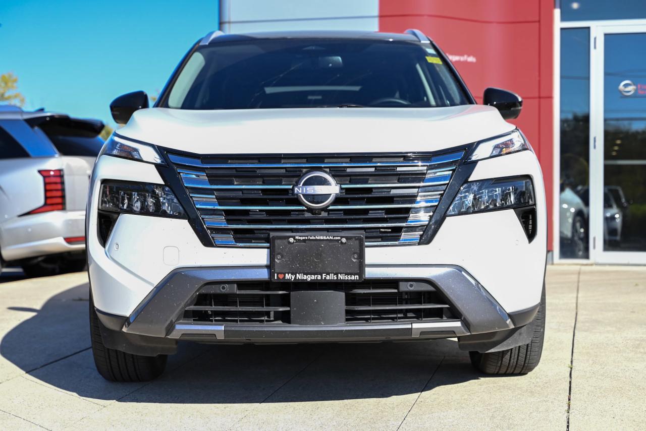 2024 Nissan Rogue SL / NAVIGATION / HANDS FREE LIFTGATE/ WIRELESS CA Photo