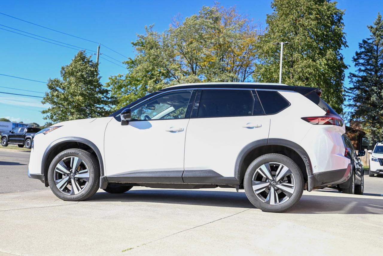 2024 Nissan Rogue SL / NAVIGATION / HANDS FREE LIFTGATE/ WIRELESS CA Photo