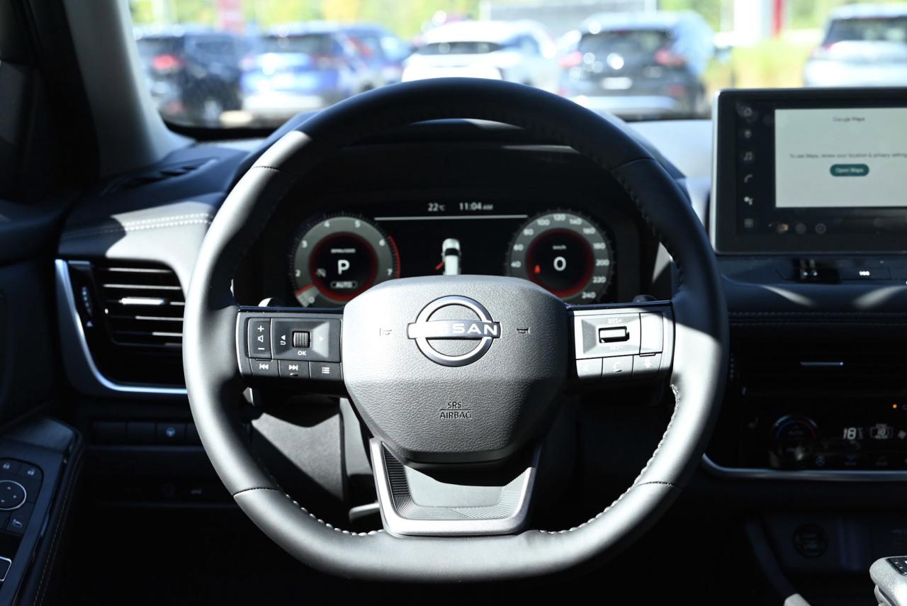 2024 Nissan Rogue SL / NAVIGATION / HANDS FREE LIFTGATE/ WIRELESS CA Photo