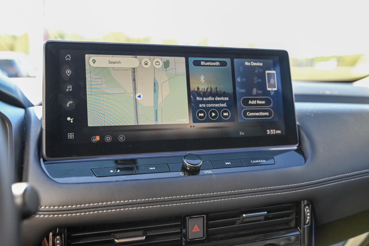 2024 Nissan Rogue SL / NAVIGATION / HANDS FREE LIFTGATE/ WIRELESS CA Photo