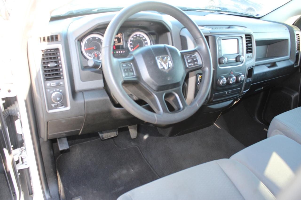 2019 RAM 1500 Tradesman Quad Cab 4WD RAM BOX SAFETY CERTIFIED Photo