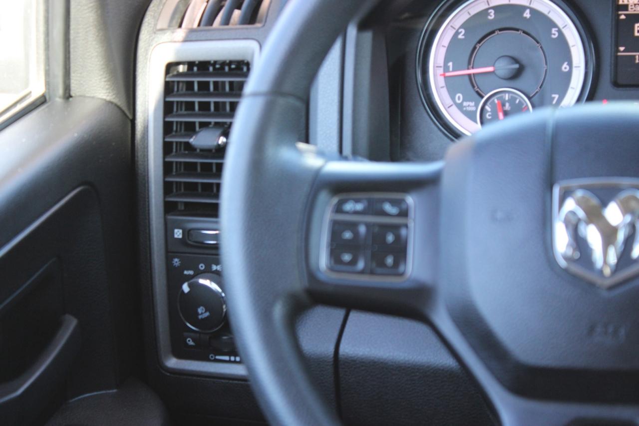 2019 RAM 1500 Tradesman Quad Cab 4WD RAM BOX SAFETY CERTIFIED Photo