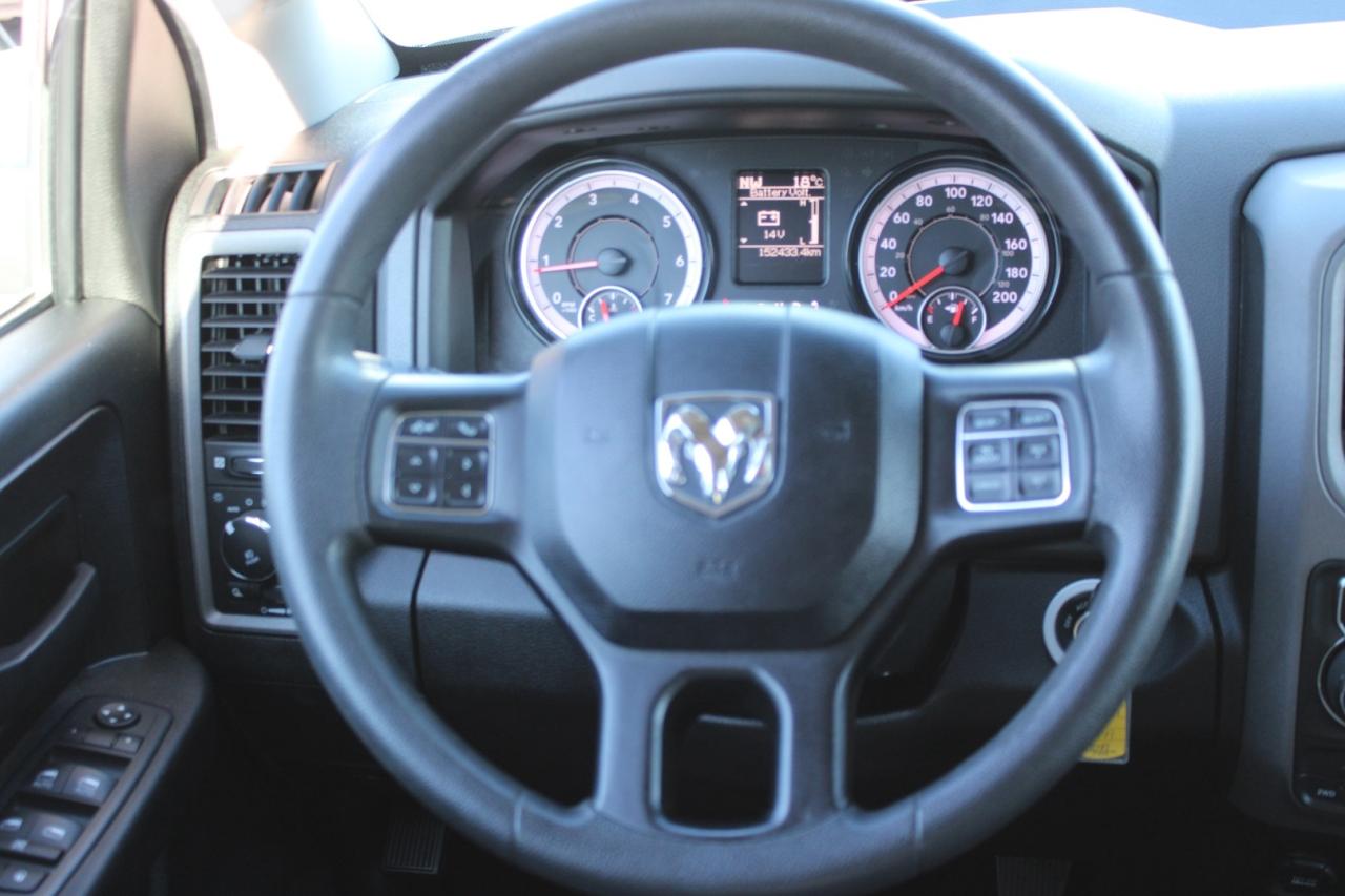 2019 RAM 1500 Tradesman Quad Cab 4WD RAM BOX SAFETY CERTIFIED Photo