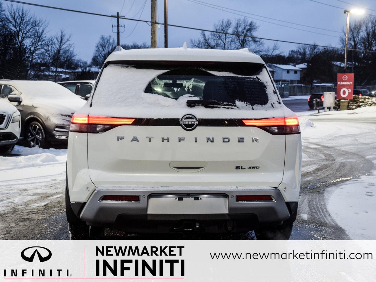 2024 Nissan Pathfinder ONE OWNER/PREMIUM PKG/CARFAX CLEAN Photo4