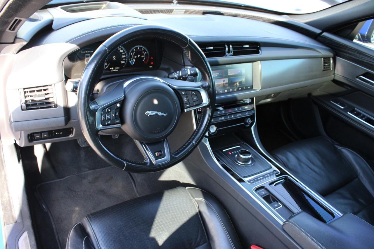 2017 Jaguar XF S AWD Photo