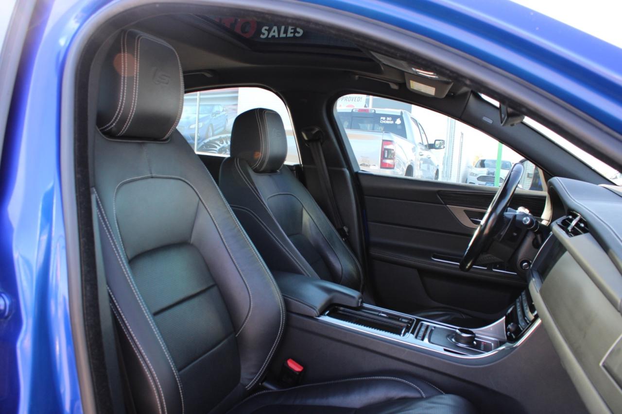 2017 Jaguar XF S AWD Photo