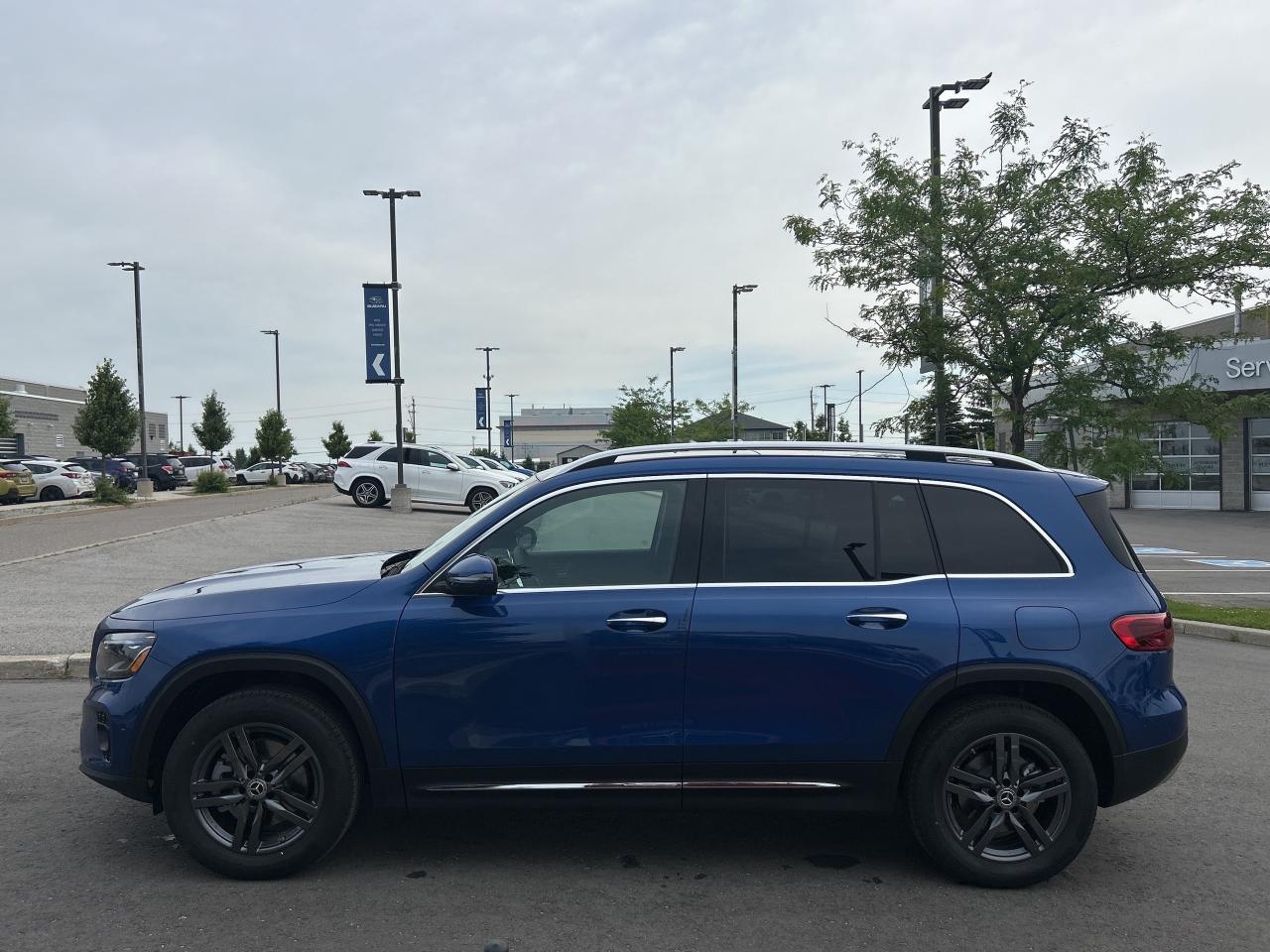 2025 Mercedes-Benz GLB 250 4MATIC Photo2