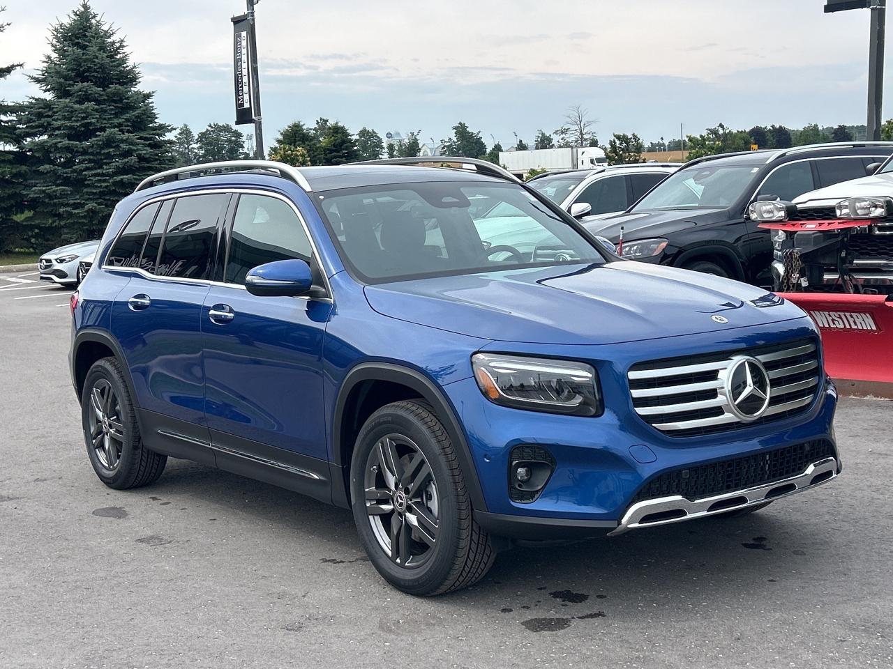 2025 Mercedes-Benz GLB 250 4MATIC Photo