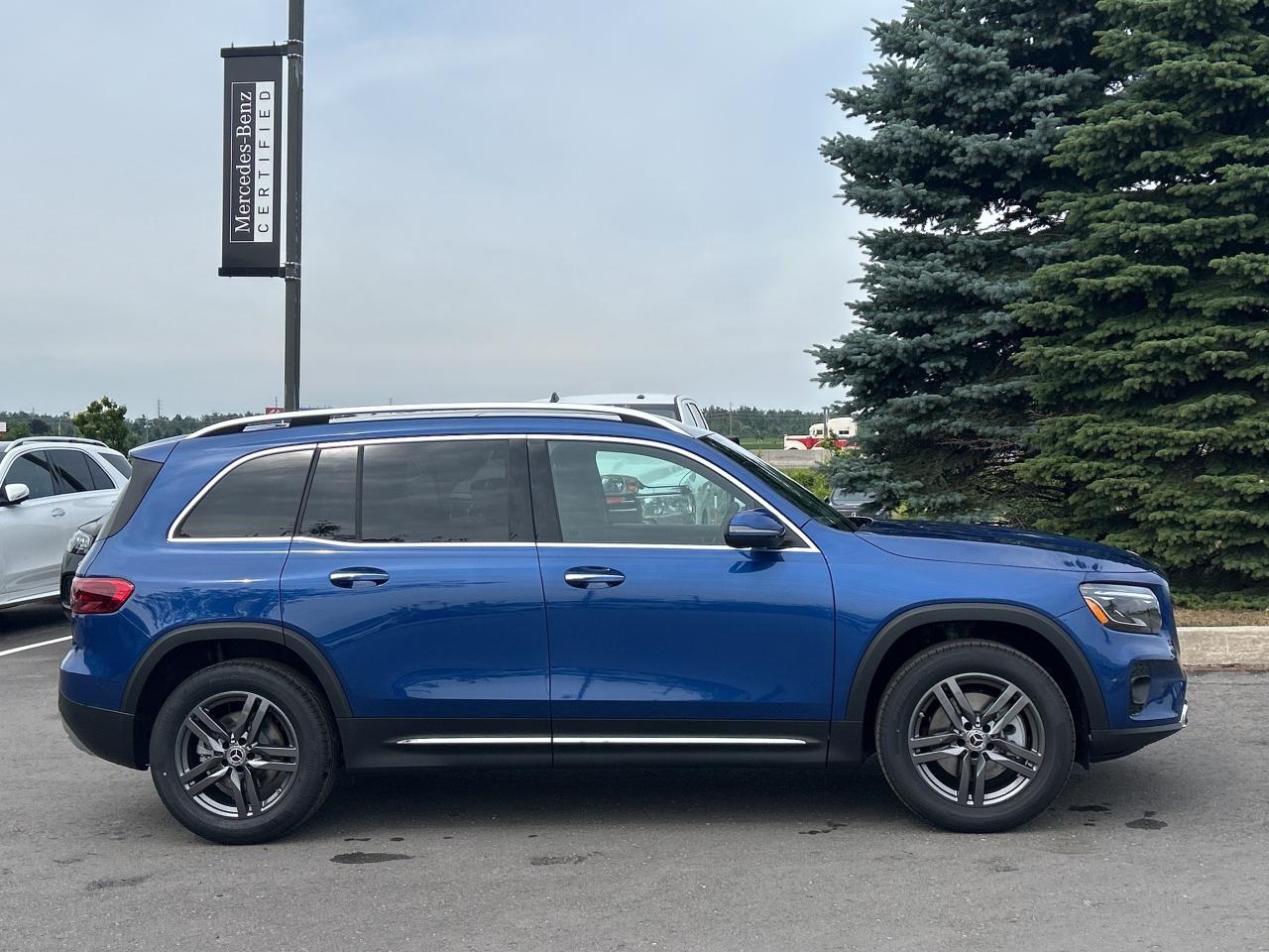 2025 Mercedes-Benz GLB 250 4MATIC Photo