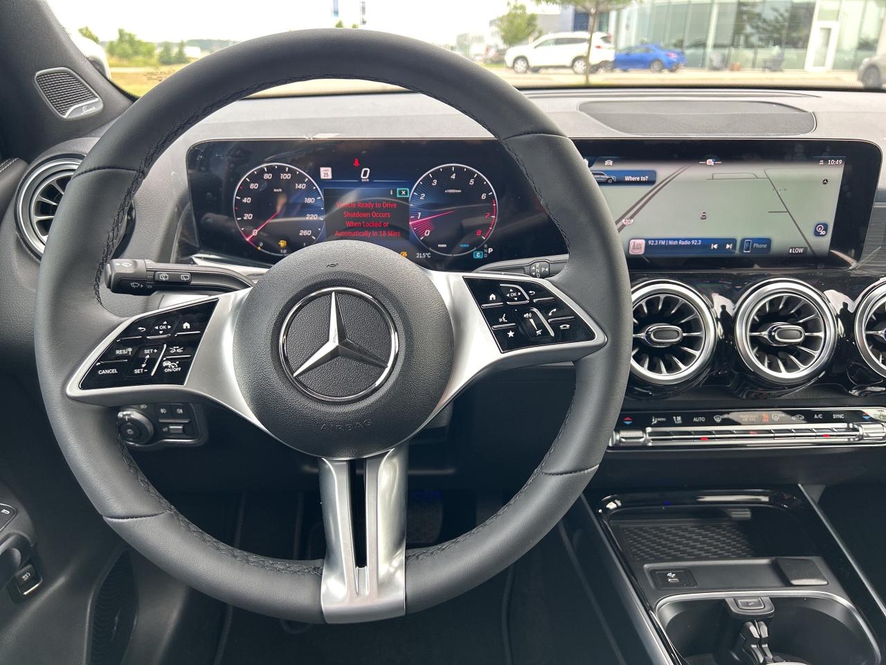 2025 Mercedes-Benz GLB 250 4MATIC Photo