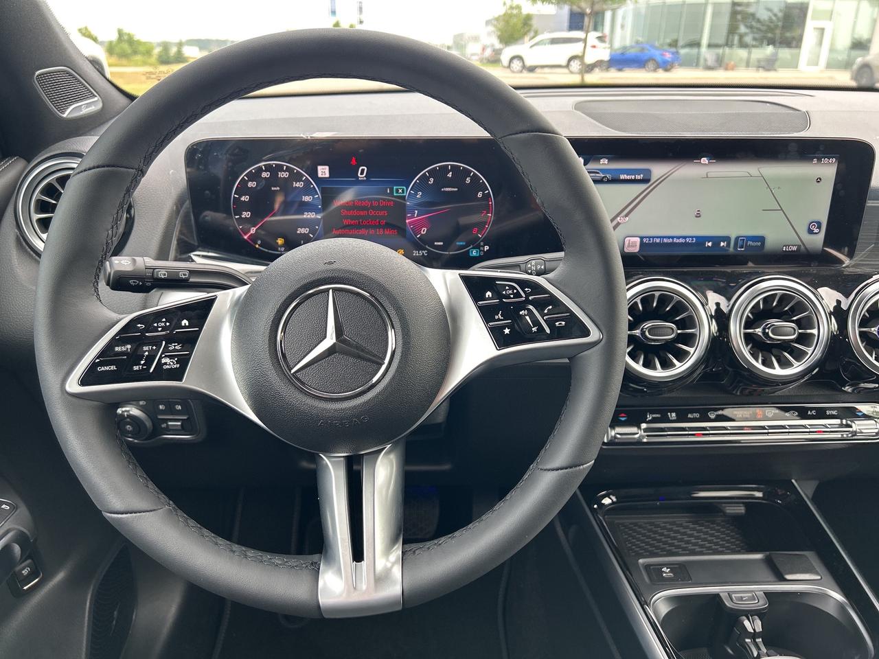 2025 Mercedes-Benz GLB 250 4MATIC Photo