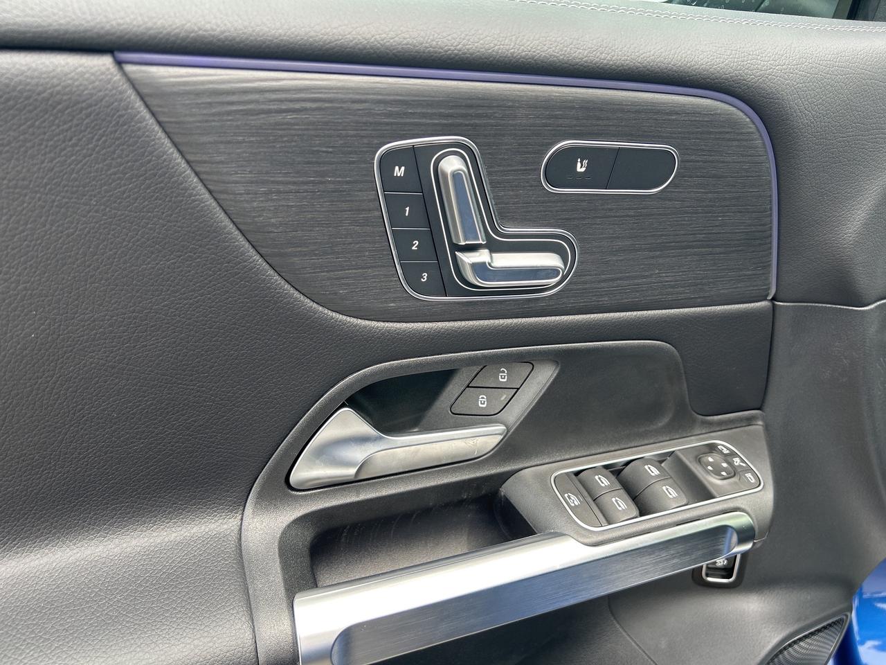 2025 Mercedes-Benz GLB 250 4MATIC Photo