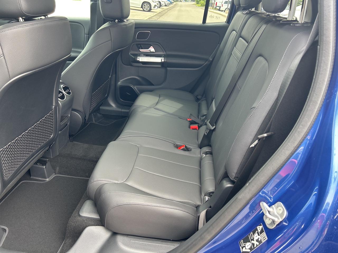 2025 Mercedes-Benz GLB 250 4MATIC Photo