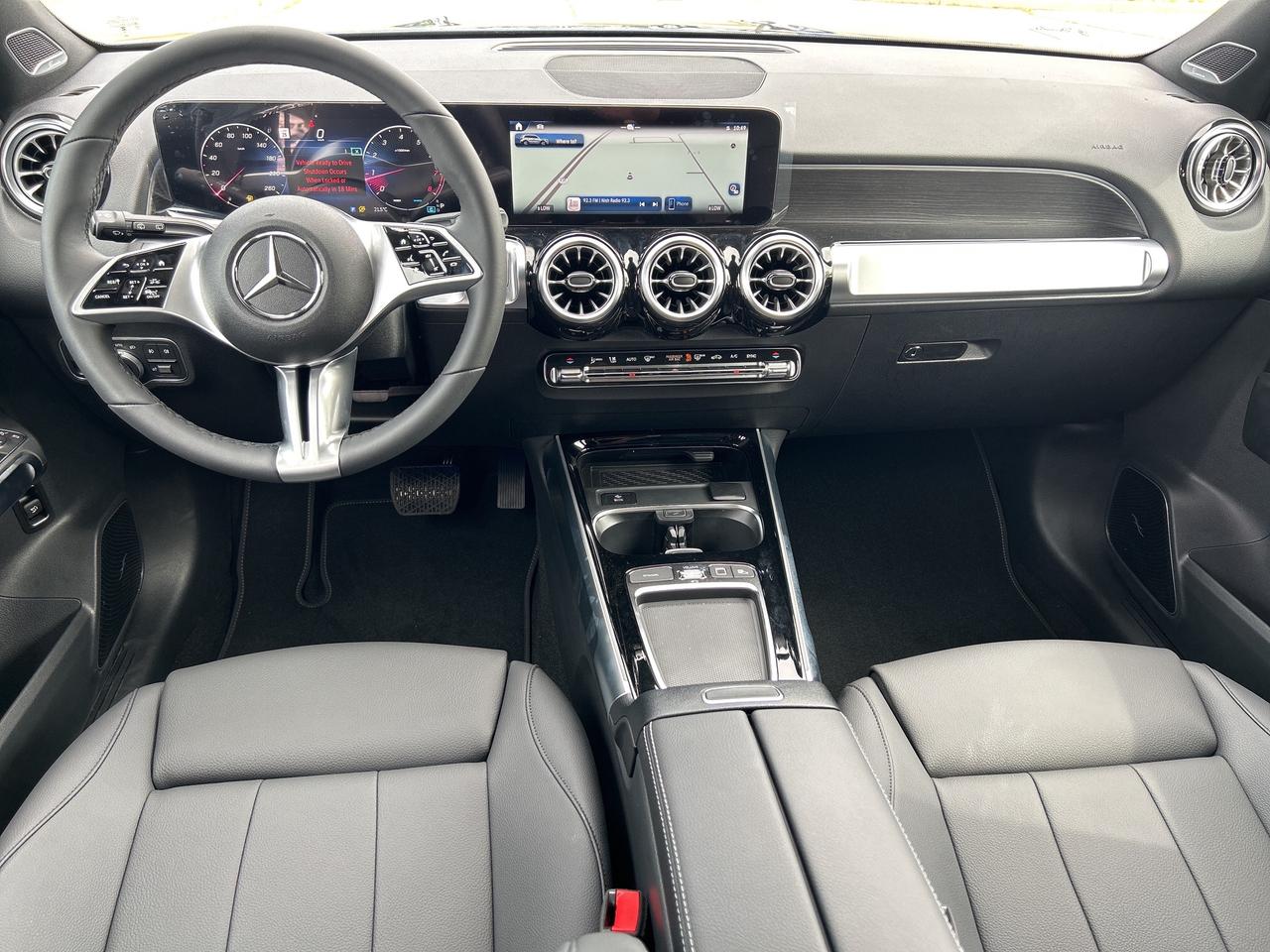 2025 Mercedes-Benz GLB 250 4MATIC Photo